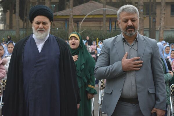 حضور خادمان رضوی در مدرسه قدر بهارستان‌دو