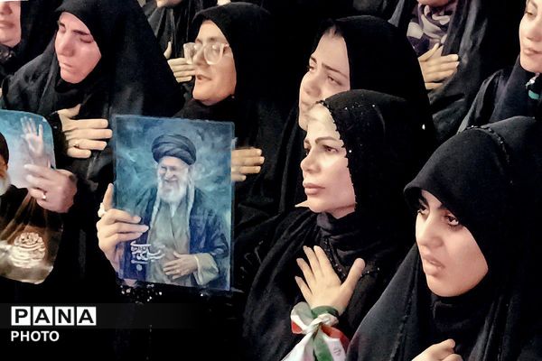 حضور حماسی مردم در میدان امام خمینی(ره) ورامین