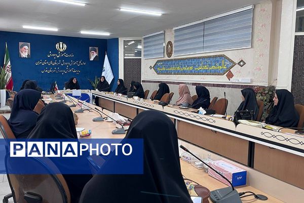 جلسه عفاف و حجاب با موضوع نقش زن در دفاع از حریم ولایت و زیست عفیفانه