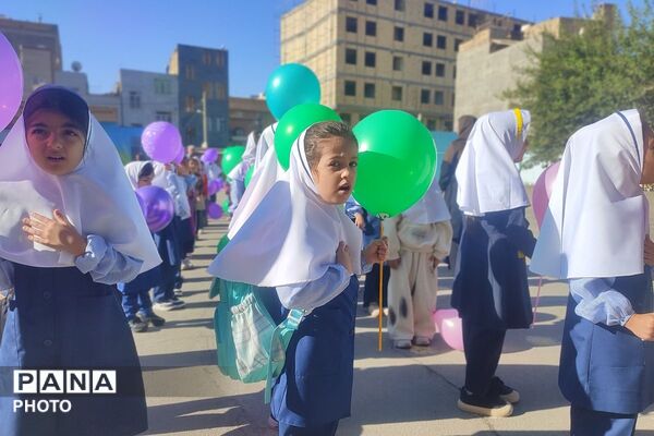 جشن شکوفه‌ها در مدارس هدی و شهید معظم شهرستان قدس با یاد دانش آموزان میناب 