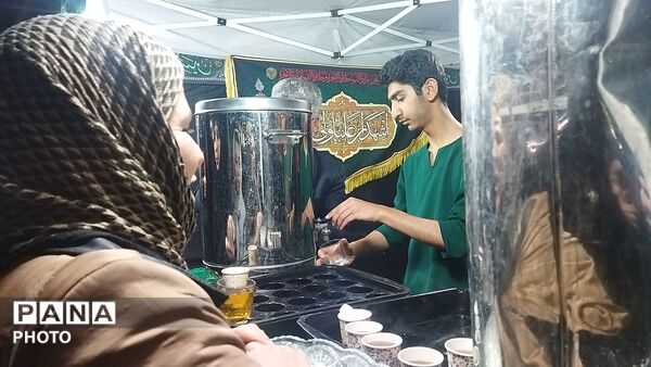 سقاخانه قمر بنی هاشم در بلوار فضل میزبان عاشقان وطن شد 
