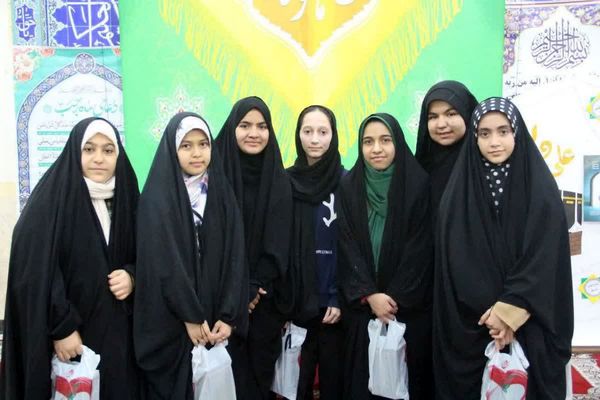 بازدید مسئولان آموزش‌ و پرورش از اعتکاف دختران در مسجد الزهرا(س) قیامدشت