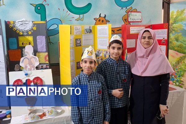 خلاقیت دانش‌آموزی در نمایشگاه جابر زیر ذره‌بین کارشناسان آموزش‌وپرورش قدس