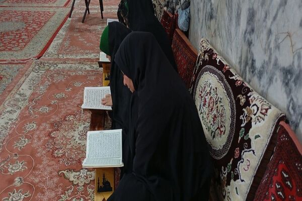 قرائت سوره فتح در مسجد جامع شهر بار