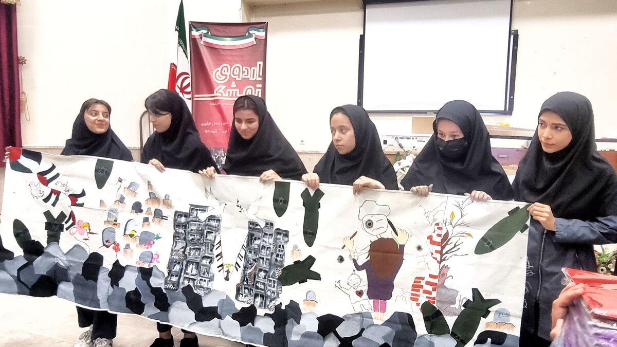 نقاشی از دل کودکان غزه؛ صدای خلاقیت دانش‌آموزان پیشتاز در ایستگاه پایانی اردوی تمشک