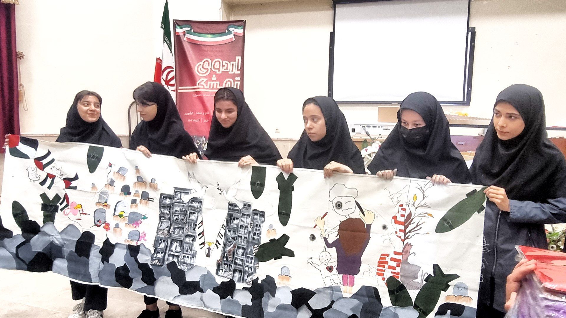 نقاشی از دل کودکان غزه؛ صدای خلاقیت دانش‌آموزان پیشتاز در ایستگاه پایانی اردوی تمشک