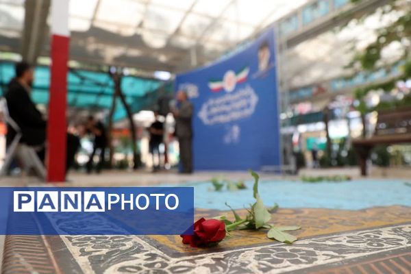 آیین غبارروبی مزار شهدا با حضور اصحاب رسانه در قم