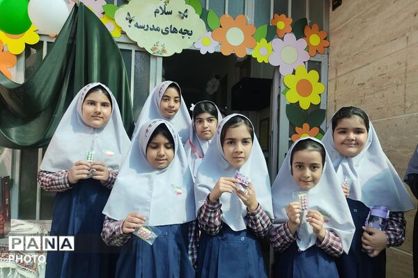 بزرگداشت حافظ در دبستان و دبیرستان رضوان نو شهرستان پیشوا