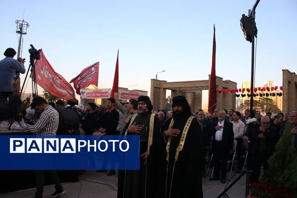 استقبال باشکوه مجاوران امام مهربانی‌ها از میهمانان بیست و دومین اجلاسیه بین‌المللی پیرغلامان حسینی در مشهد