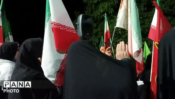 هشتاد و نه شب حضور در خیابان