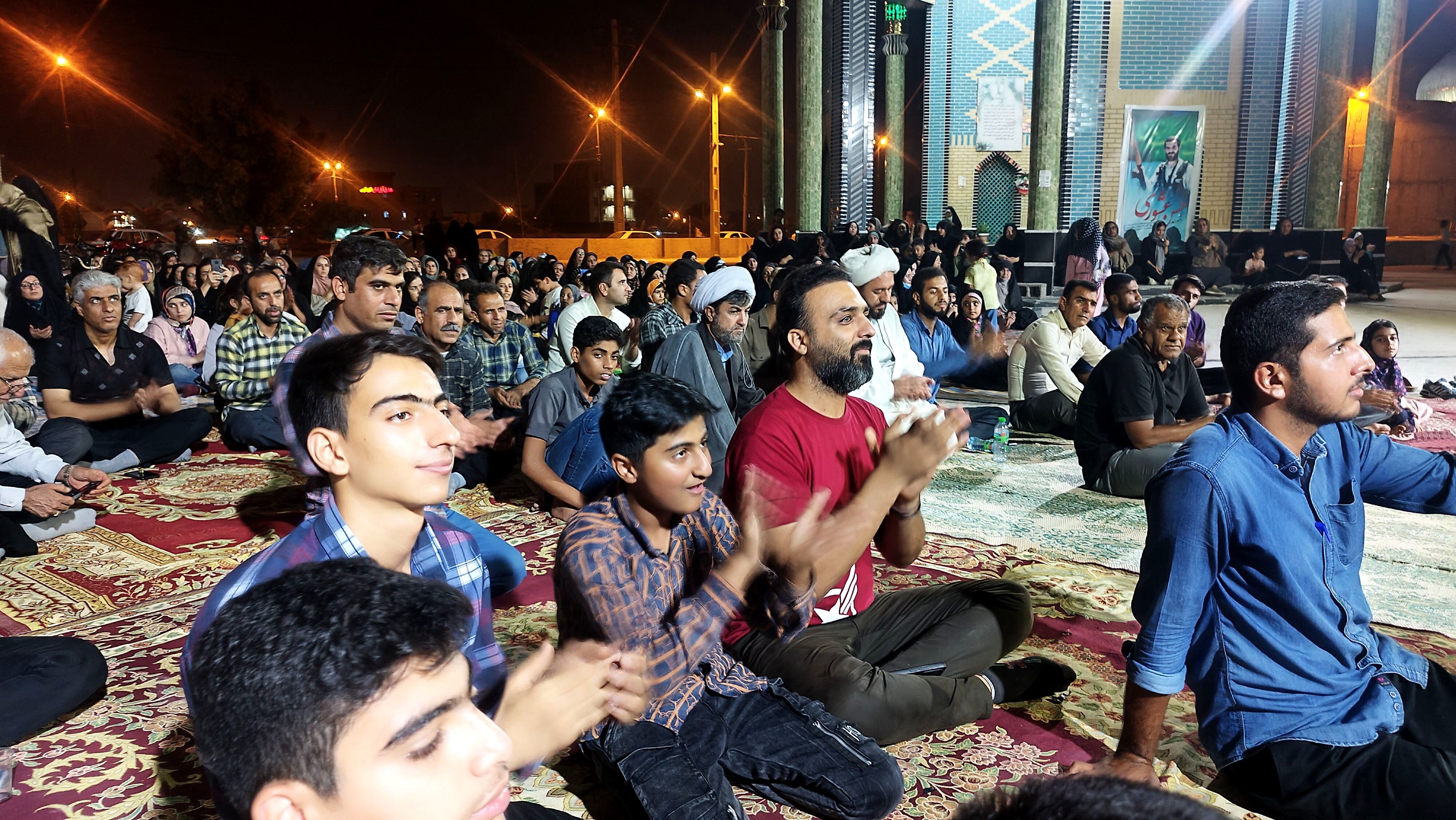 پارسیان در شب ولادت حضرت زینب (س) غرق در شادی و نور 