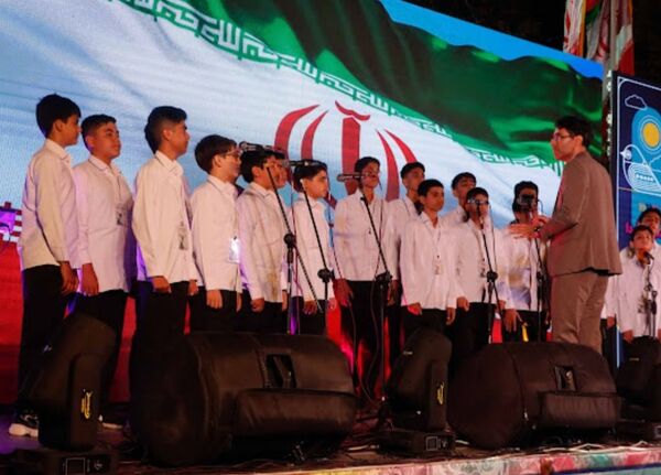 چهل و دومین جشنواره فرهنگی هنری با شعار «با امید به سمت قله برای ایران» 