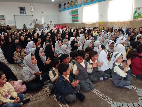 جشن مادر و دختری  در مدرسه تکتم خلیل آباد 