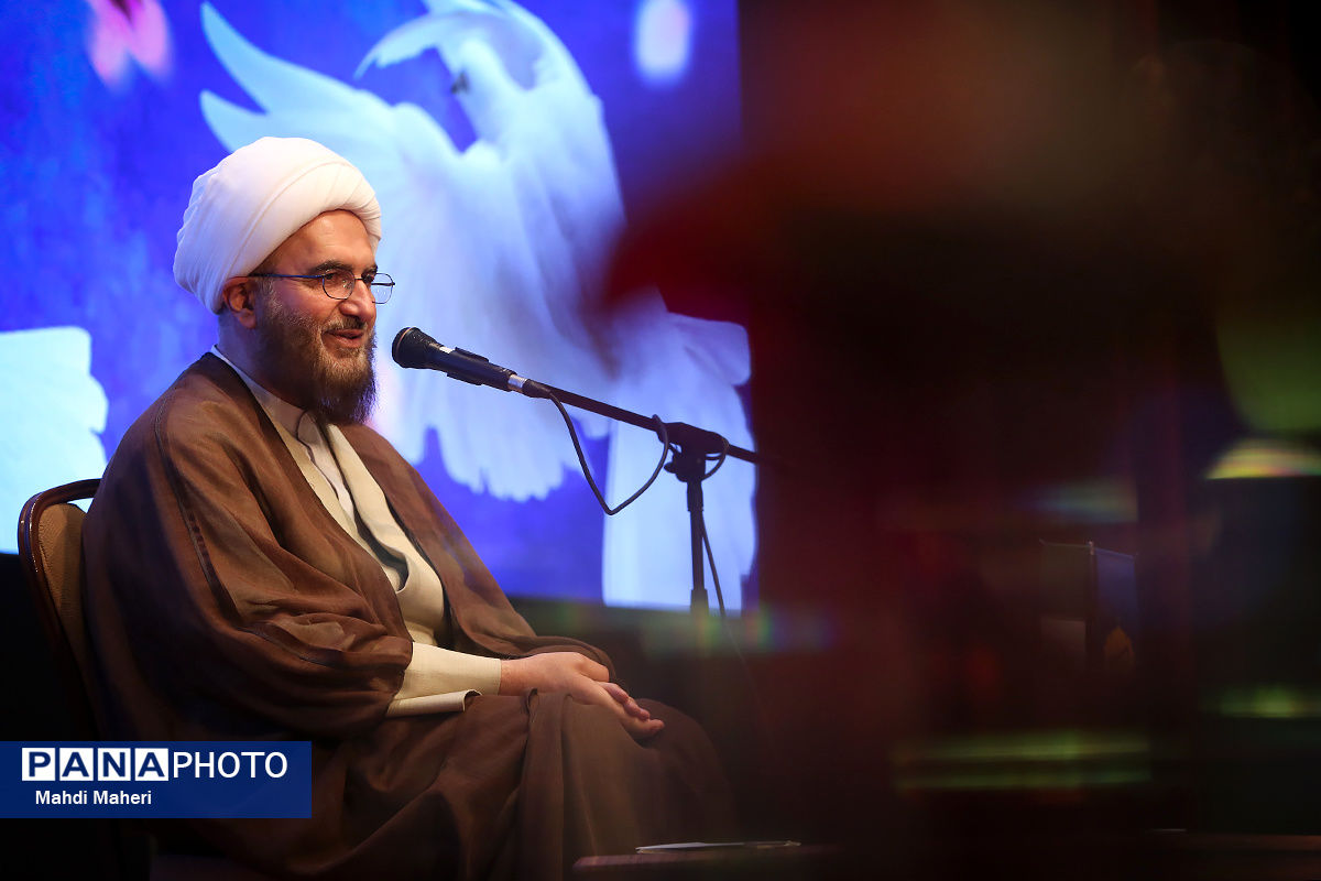 نشست راه روشن «تبیین آیه سال تشکیلات»