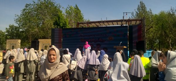برگزاری جشن فرفره‌ها به مناسبت روز زمین پاک در شهرستان فردیس 