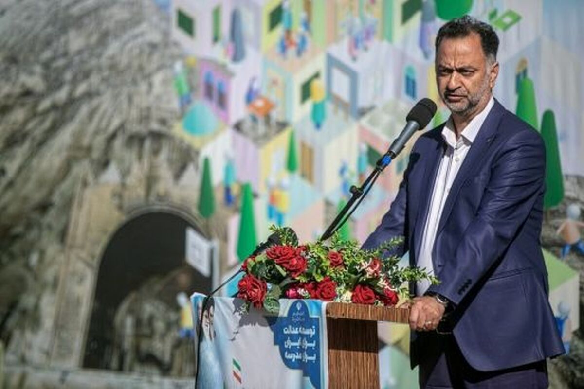  باید انسان‌هایی متعهد، اخلاق‌مدار و مسئولیت‌پذیر برای آینده کشور تربیت کنیم