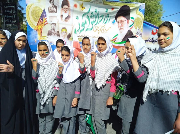 راهپیمایی باشکوه ۱۳ آبان در خاتم؛ روز ملی مبارزه با استکبار 