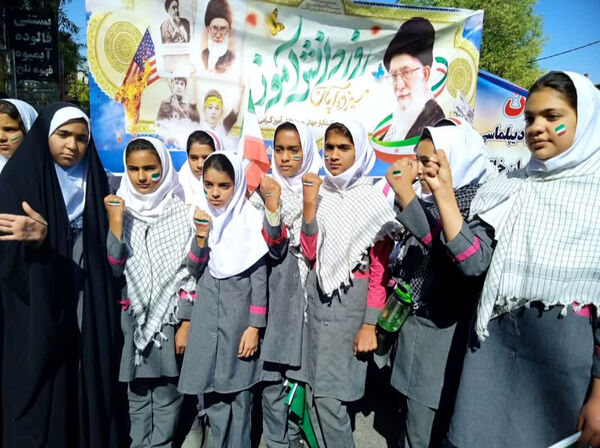 راهپیمایی باشکوه ۱۳ آبان در خاتم؛ روز ملی مبارزه با استکبار 