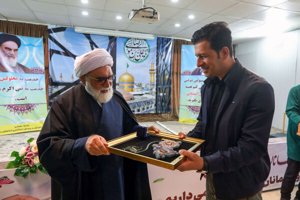 حضور تولیت آستان قدس رضوی در جمع دانش‌آموزان با آسیب بینایی مشهد