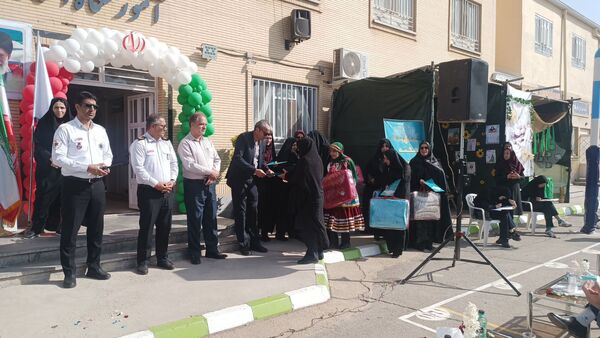 گرامیداشت پدافند غیرعامل با حضور مسئولان شهرستان در دبیرستان وکیلی ۹
