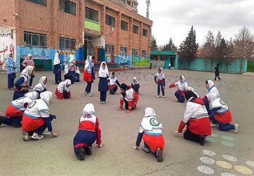 کارگاه آموزش مهارت‌های امدادی در مدرسه صابران یک