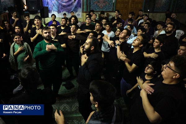 اعتکاف دانش‌آموزی در حسینیه ارشاد