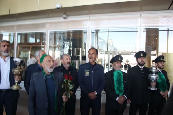 استقبال باشکوه مجاوران امام مهربانی‌ها از میهمانان بیست و دومین اجلاسیه بین‌المللی پیرغلامان حسینی در مشهد