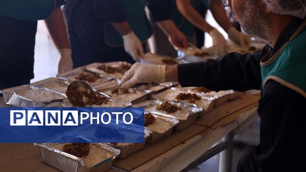  پخش 8600 غذای گرم با همت مرکز نیکوکاری شهید مهدی باکری و موسسه نذرواره در تبریز