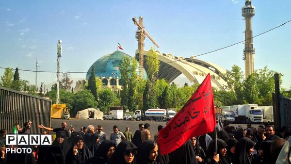 سوگ ملی در وداع با رهبر انقلاب 