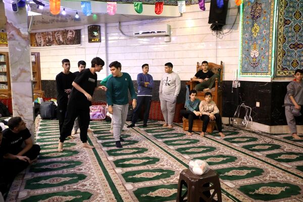 اعتکاف دانش‌آموزی در مسجد زینب کبری (س) تهران