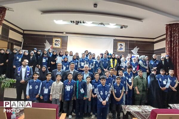 گردهمایی بزرگ خبرنگاران دانش آموز پانا در شهرستان شهریار و تجلیل از فعالان این عرصه