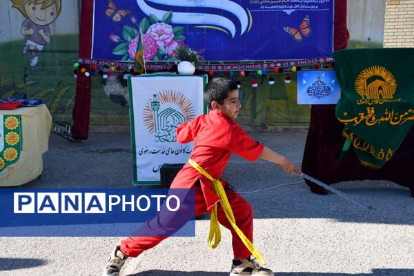  برگزاری مراسم جشن و افطاری با شکوه در دبستان عشایری حاجیه خانم رباب امامی