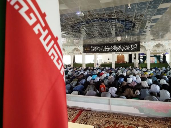 نماز جمعه شهرستان کاشمر با حضور پر رنگ مردم برگزار شد 