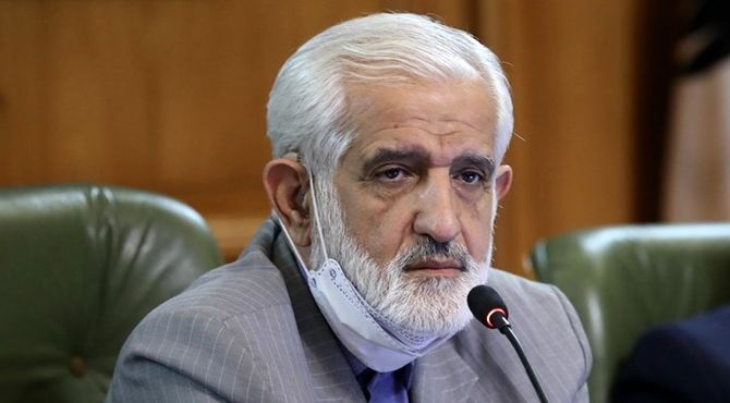 تاکید بر توسعه حمل و نقل عمومی و ترغیب مردم به استفاده از آن