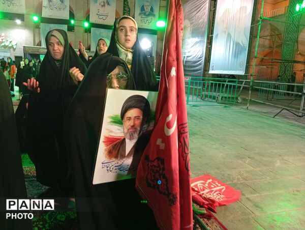 حسینیه امیرچخماق؛ قاب همبستگی مردم یزد در خون‌خواهی رهبر شهید