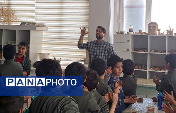 بازدید دانش‌آموزان مدرسه شهدای غزه (1) قم از نمایشگاه تاکسیدرمی کانون پردیسان