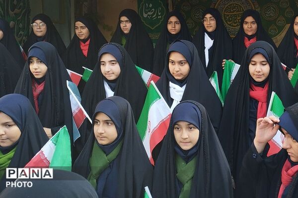 چهارشنبه‌های امام رضایی با حضور خادمان حرم در مدرسه مشکوة نور 