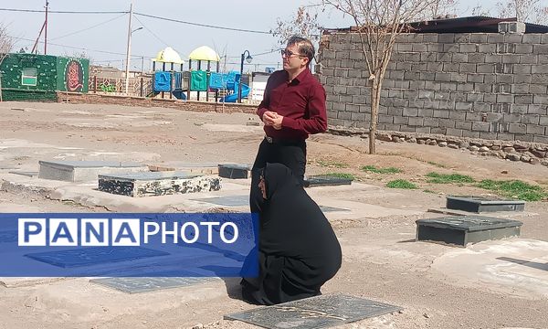 دلتنگی و حضور مردم روستای حسن آباد بلهر بر سر مزار شهیدان و عزیزانشان  