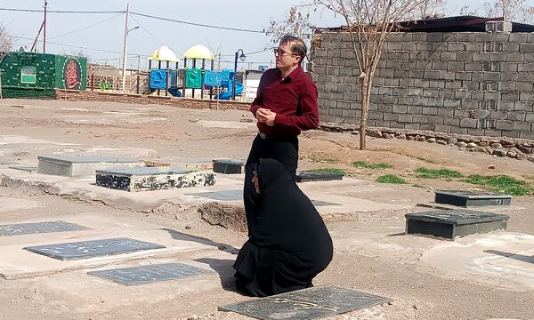 دلتنگی و حضور مردم روستای حسن آباد بلهر بر سر مزار شهیدان و عزیزانشان  