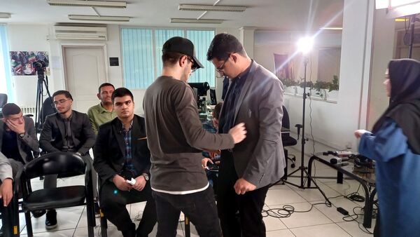 حضور دانش‌آموز خبرنگاران پانا شهرستان‌های تهران در مناظره و نشست انتخاباتی ر‌أی‌اولی‌ها