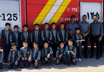 بزرگداشت روز آتش‌نشانی در دبستان فردوسی دوره دوم بروجن