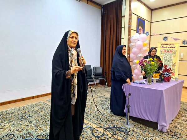 گرامیداشت معلمان و فارغ‌التحصیلان در دبیرستان شهید بابایی