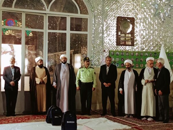رزمایش مهر تحصیلی؛ اهدا ۲۰۰ بسته لوازم التحریر به دانش آموزان نیازمند