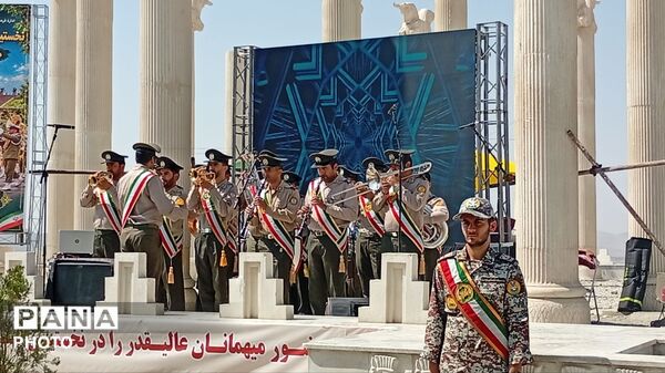 نخستین جشنواره موسیقی نظامی «ترنم مقاومت» در ملایر