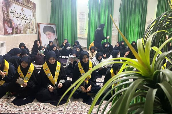 برگزاری مراسم یادواره شهدا در آموزشگاه شاهد 16