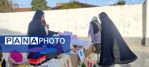 نمایشگاه هنرهای دستی دانش آموزان در بابلسر 