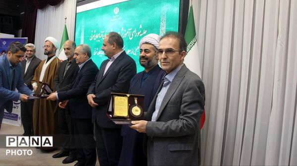 سومین جلسه شورای آموزش و پرورش آذربایجان شرقی در هفته معلم