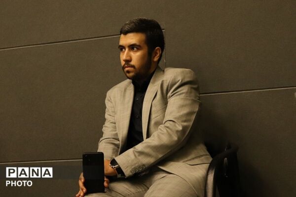 تقدیر از مدیران، معاونان و مدیران فعال قرآنی در آیین اختتامیه چهل‌وچهارمین مسابقات قرآن، عترت و نماز شهرستان اسلامشهر 