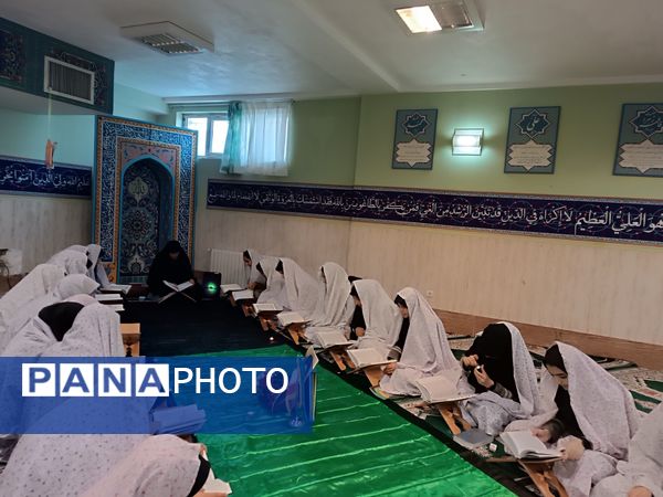برگزاری محفل انس با قرآن در دبیرستان شهدای اقتدار ملارد با یاد و نام سیدحسن نصرالله