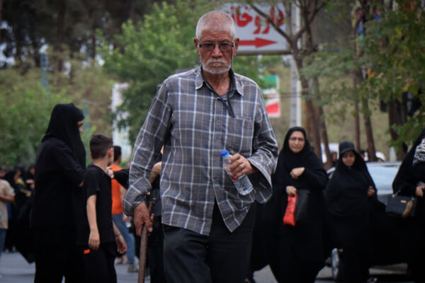 از کودک تا بزرگ پای مکتب حسین(ع)